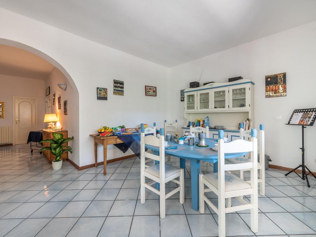 Il Giardino Dell'Arte Bed & Breakfast Capoterra Dış mekan fotoğraf