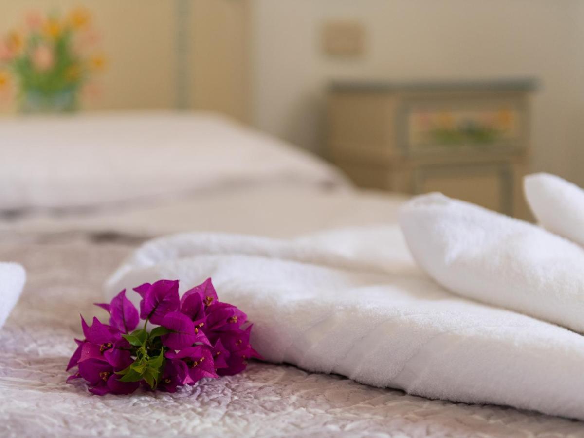 Il Giardino Dell'Arte Bed & Breakfast Capoterra Dış mekan fotoğraf