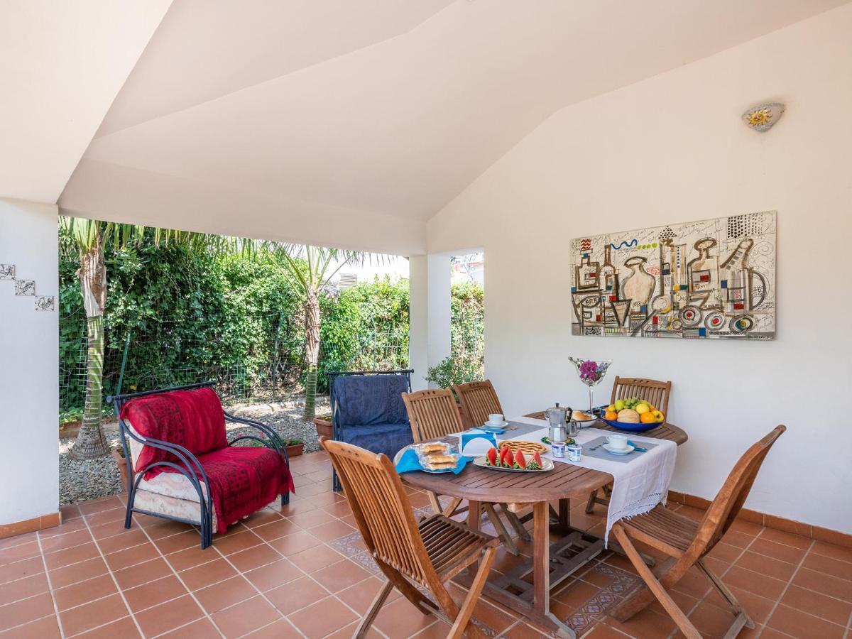 Il Giardino Dell'Arte Bed & Breakfast Capoterra Dış mekan fotoğraf
