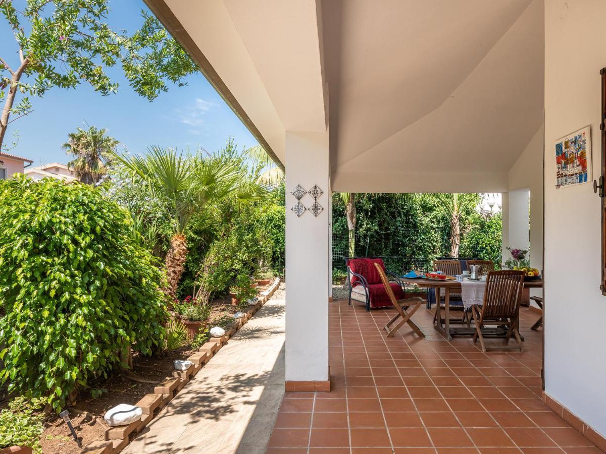 Il Giardino Dell'Arte Bed & Breakfast Capoterra Dış mekan fotoğraf